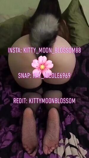 Having fun with my new tail! >w<