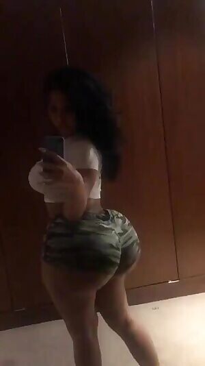 Elnaz aka Persiannbaddiee— Incredible