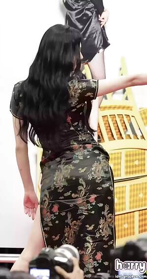 PRISTIN V Kyulkyung in black qipao