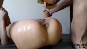 Nice gape while she sucks his dirty cock
