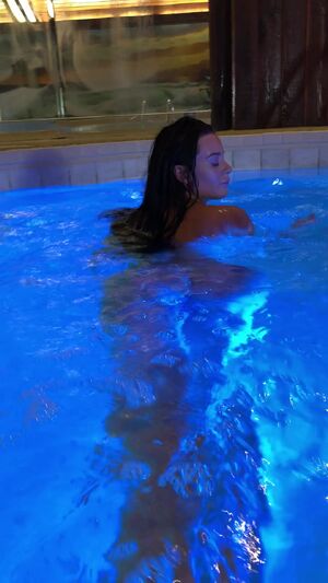 Big & Wet 🍑