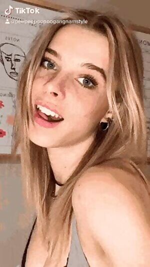 I couldn't resist blowing a load to her