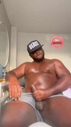 Gay Muscle Bear Black Exhibitionism Exhibitionist