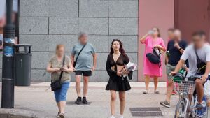 Exposed To Strangers Babe Boobs Braless