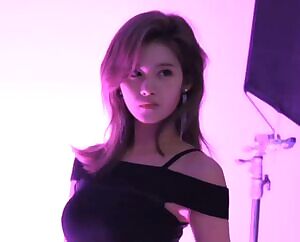 TWICE - Sana and Jihyo