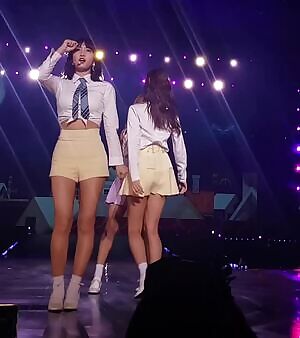 Twice - Momo & Jihyo