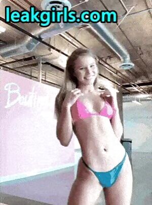 Monica Corgan I love the ass bounce