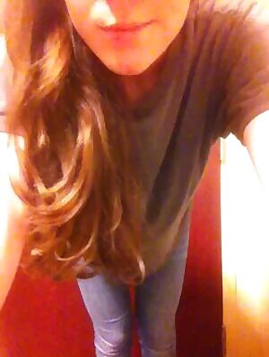 Sexy Redhead Spreading