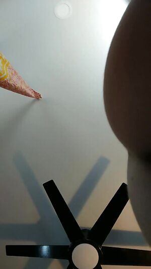 Dripping pussy gets very creamy very fast