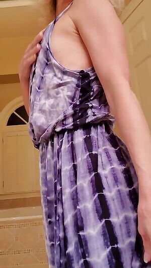 A little Sundress Southern Exposure. 🍑😉👅