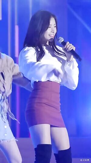 April - Chaewon