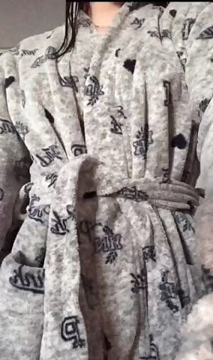 ringing this super bowl sunday in with a robe reveal! 🧥💛