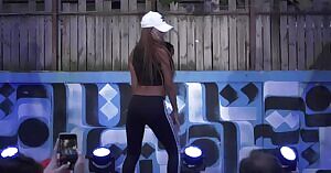 Hyolyn Adidas Bounce