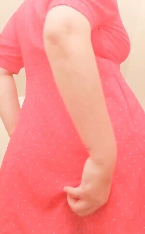 Trying to sneak a few pics from my friend's bathroom