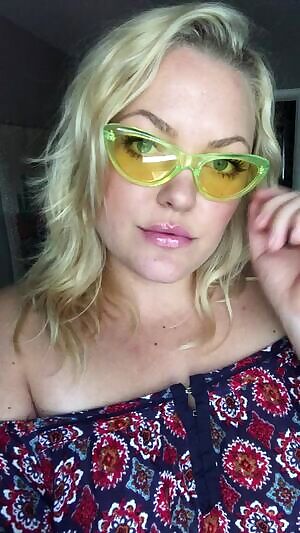 Treat yourself with me.