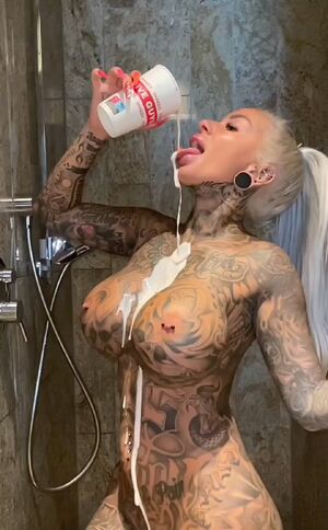 Huge Fake Boobs Big Tits Bimbo