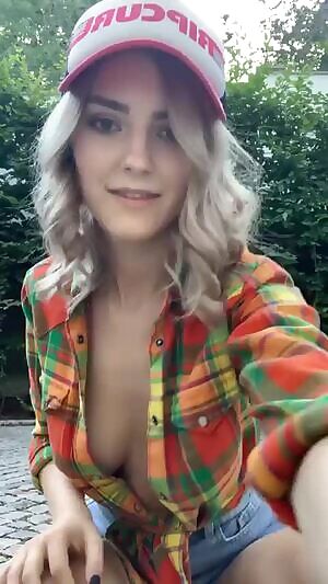 Eva Elfie nip slip on IG