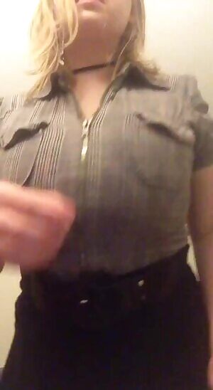 First post, go easy on me. Letting them breathe ft. a strong zipper :)