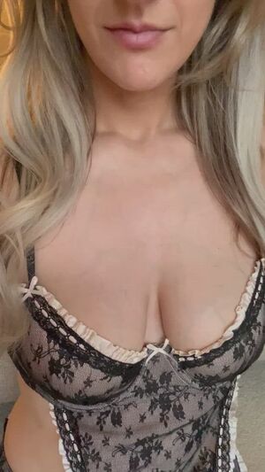Can I be your naughty little secret? 34yo stay at home mom