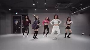 PLAYBACK - Lots of booty shaking!