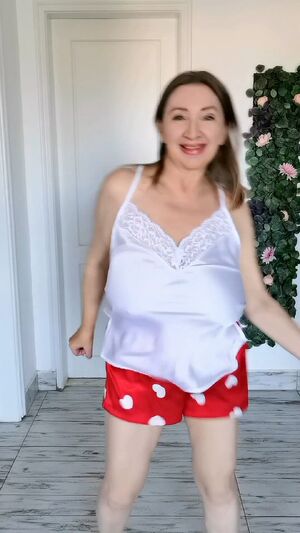 Natural Tits Amateur GILF Grandma Granny