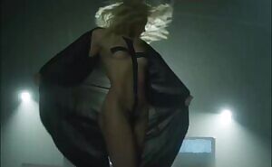 Taylor Momsen Plot from 