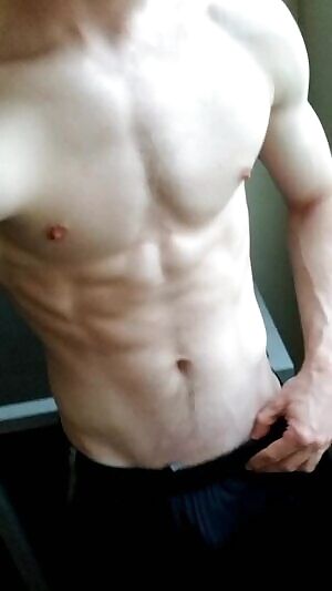 Distract me from all the work I have to do tonight!!