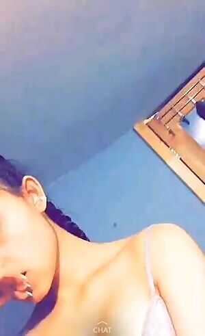 Her gap could use some filling🍆