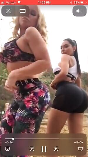 I’m sad I never see her at Runyon Canyon in Hollywood, she’s always there snapping 🍑