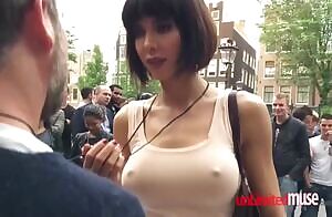 Milo Moiré - Mirror Box