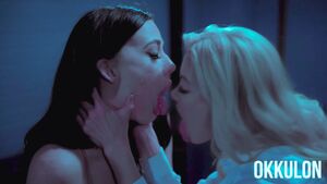 Lesbian Tongue Kissing Face Licking Kinkylesbians