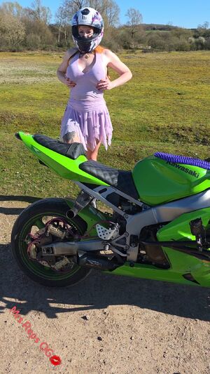 Road Fun Amateur Babe Big Tits