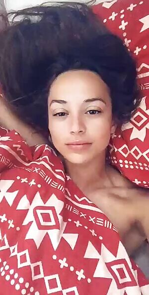 Good morning from Paris, reddit. I hope you have a wonderful riday 🥐 🐸 💋