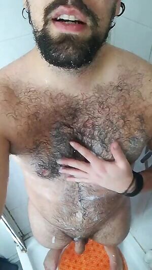 It's Thursday ...join me in the shower and wash this hard day off!