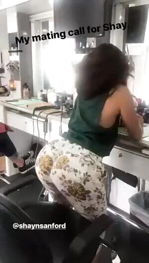 Imagine Chloe Bennet twerking on you like this !