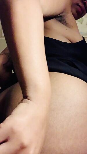 Someone wanted a little peek today. 🍑🍑🍑