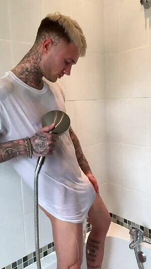 Who wants to see the full video on my OnlyFans