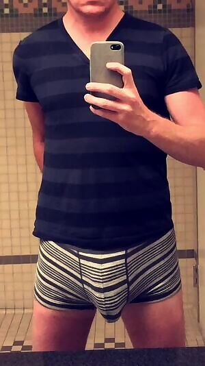 Bulge and reveal tease. PMs encouraged.