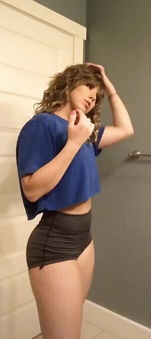 Jeanette McCurdy is such an attention whore