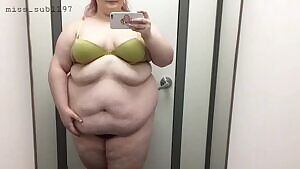 fitting room belly jigglessss