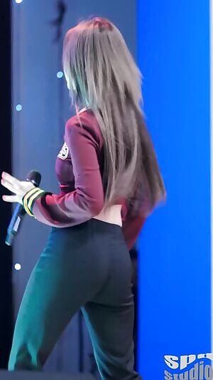 Red Velvet - Irene Showing Off Her Juicy Ass