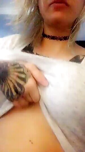 I'm popping out of this top