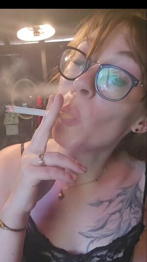 Lips & Tongues Fetish Glasses MILF