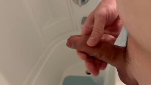 Male Pissing Amateur Masturbating Pee Peeing