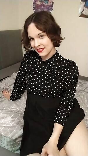 I don't wear cages often, but I think I look cute in them when I do ^_^