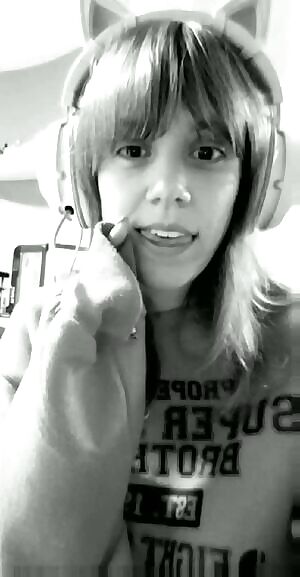 Black and white or no? The colour version is on my IG ~♡