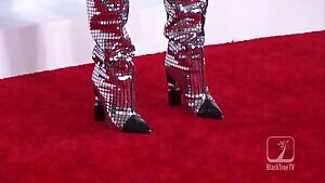 Who wants to share Taylor Swift with me?