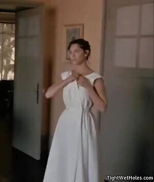 Mathilda May in Toutes peines confondues, 1992