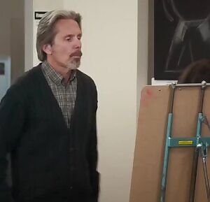 Rashida Jones plot in Angie Tribeca