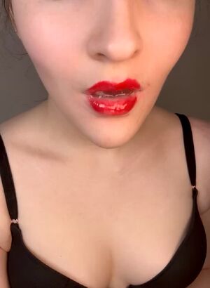 Giantess IRL 18 Years Old Grool